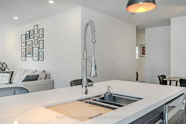 Additional image 10 of 115 Lynbrook Dr