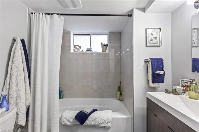 Additional image 31 of 136 Brantdale Ave