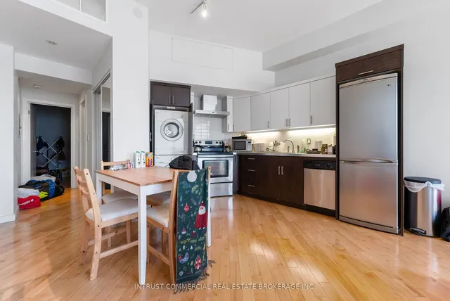 Additional image 32 of 3635 Dundas St