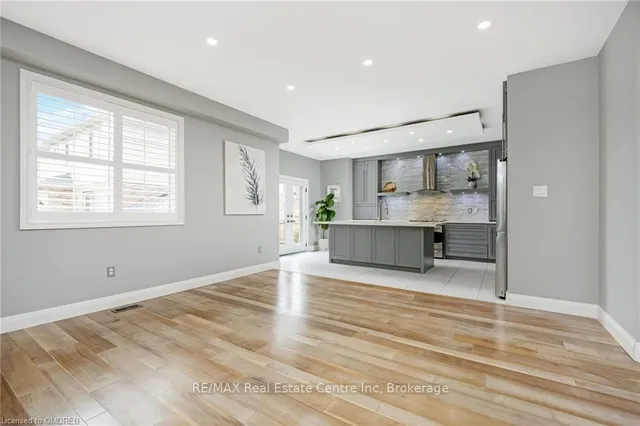 Additional image 7 of 567 SANDERSON Cres