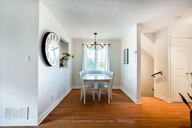 Additional image 6 of 31 Moss Blvd Unit 17