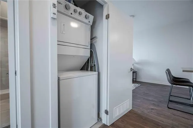 Additional image 21 of 2093 FAIRVIEW St Unit 1702