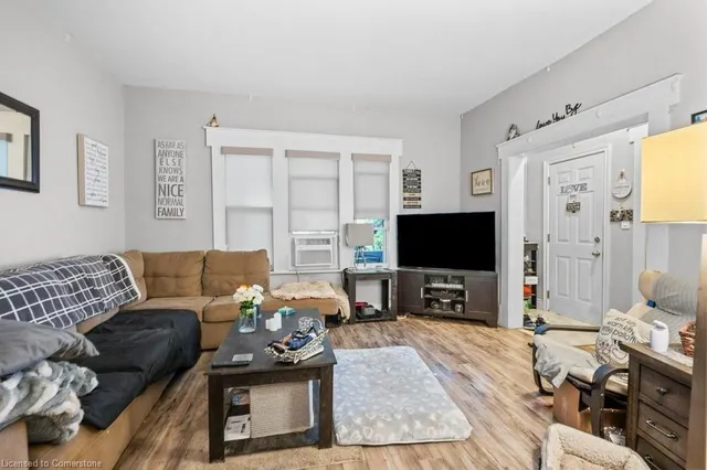 Additional image 5 of 95 Spadina Ave