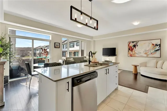 Additional image 9 of 7 Freedom Cres