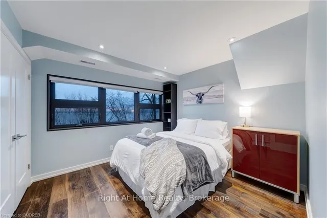 Additional image 21 of 868 DANFORTH Pl