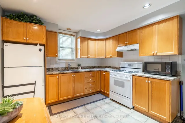 Additional image 15 of 202 CANADA St