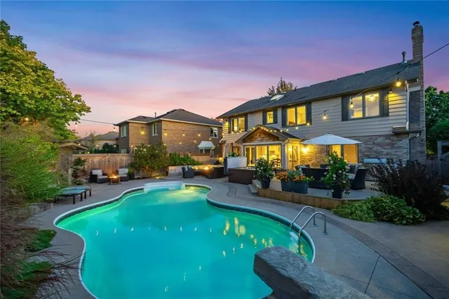 Additional image 46 of 2005 PARKLANE Cres