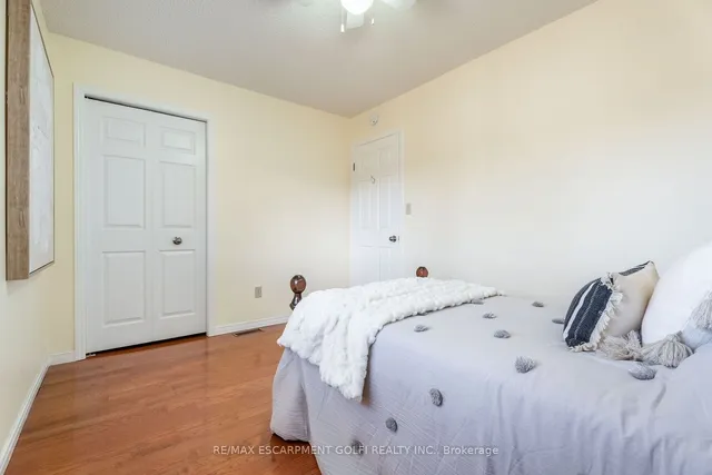 Additional image 25 of 54 Goldcrest Dr