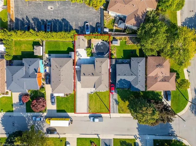 Additional image 40 of 6 Rideau Cres