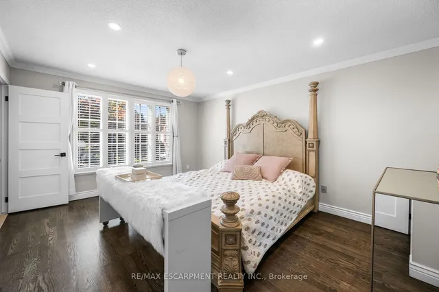 Additional image 26 of 185 Central Dr