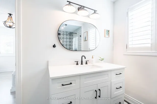 Additional image 20 of 71 Joshua Ave