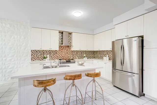 Additional image 11 of 1485 Chretien St