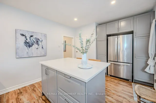 Additional image 17 of 63 Beechwood Ave