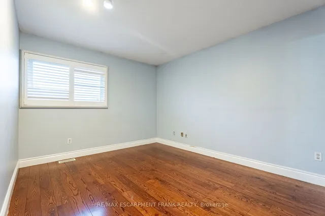 Additional image 22 of 7 GRANDOAKS Dr