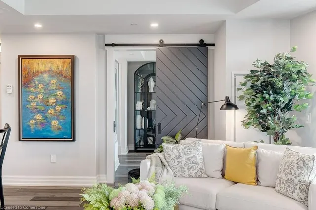 Additional image 13 of 2060 Lakeshore Rd Unit 1201