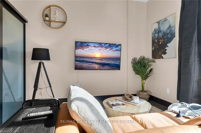 Additional image 26 of 121 KING St Unit 204