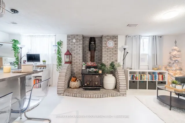 Additional image 20 of 51 LEGGETT Cres