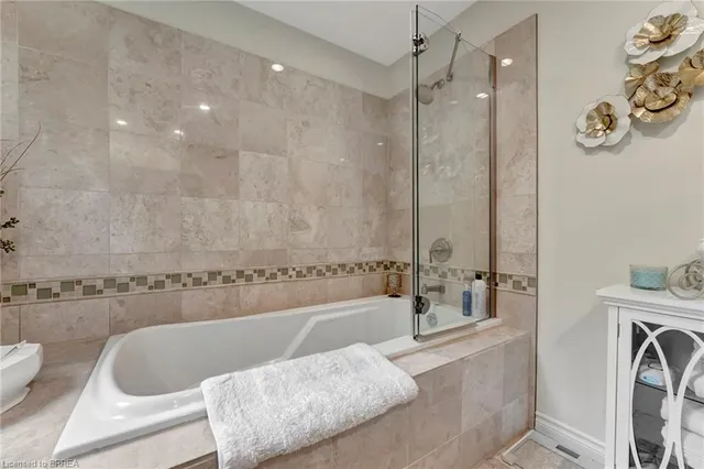 Additional image 22 of 3976 Powerline Rd