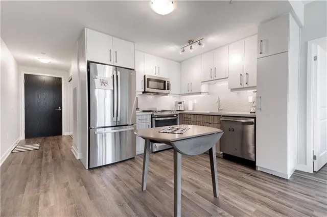 Additional image 35 of 2007 JAMES St Unit 1301