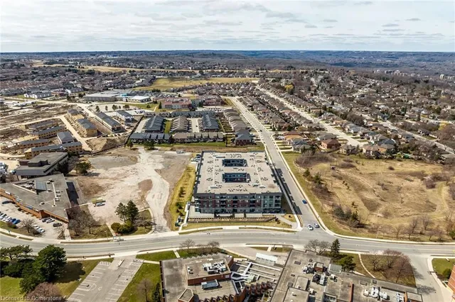 Additional image 12 of 1 Redfern Ave Unit 403