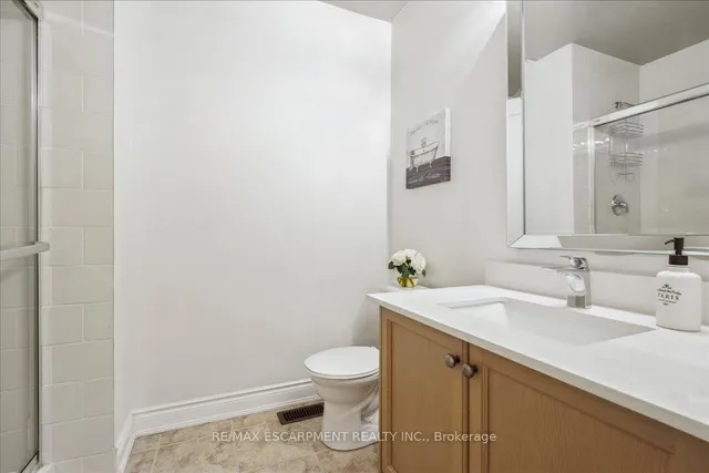 Additional image 26 of 320 Wrigglesworth Cres