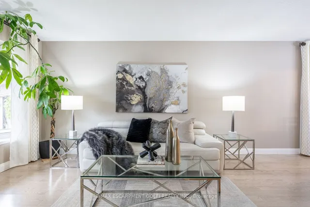 Additional image 8 of 46 VESPER Crt