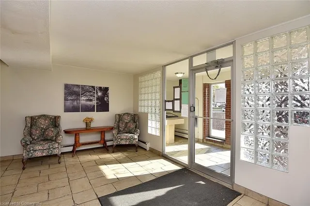 Additional image 27 of 851 Queenston Rd Unit 408