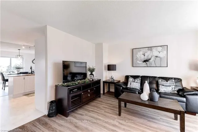 Additional image 13 of 145 GLENARIFF Dr