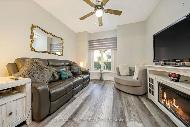 Additional image 12 of 16 Case St