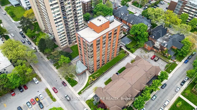 Additional image 39 of 49 Robinson St Unit 300