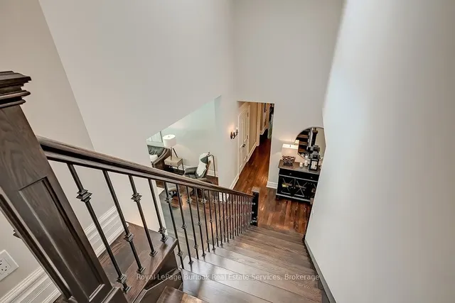 Additional image 19 of 883 Kingsway Dr