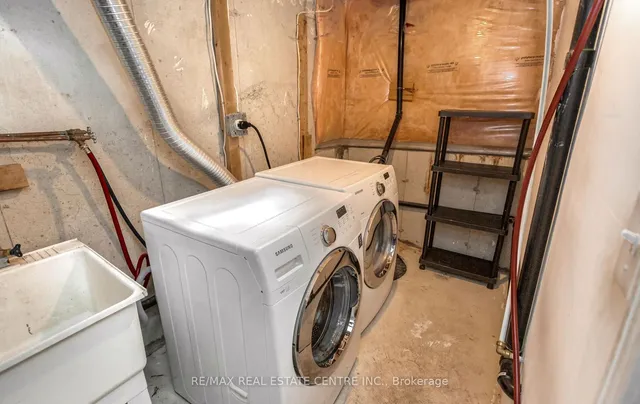 Additional image 38 of 1096 Barclay Circ