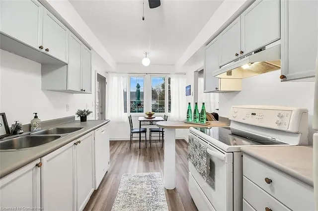 Additional image 12 of 376 Silverbirch Blvd