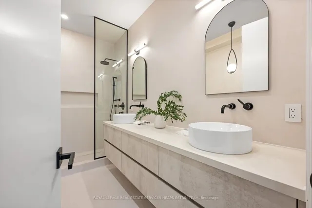 Additional image 18 of 112 Givins St