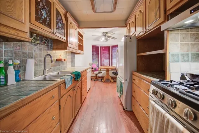 Additional image 16 of 66 Spartan Ave