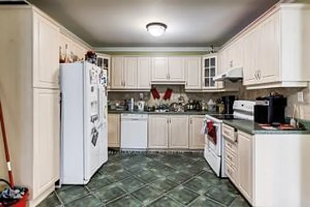 Additional image 21 of 109 Cayuga Ave