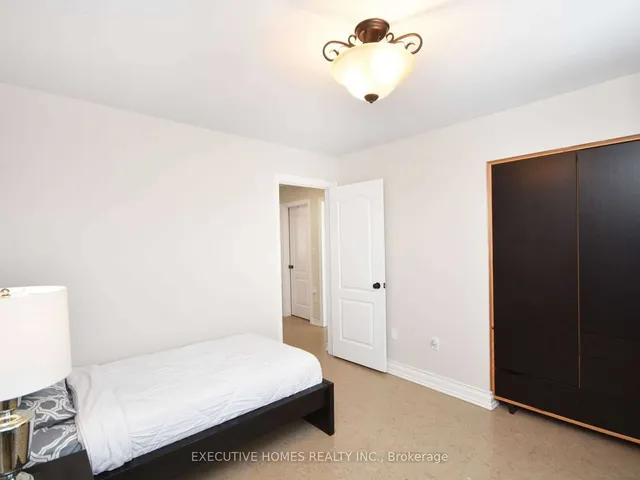 Additional image 19 of 1058 Bowring Cres