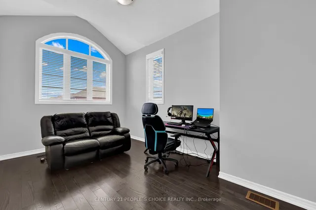 Additional image 25 of 38 Narbonne Cres