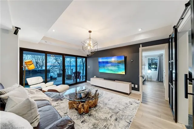 Additional image 27 of 868 DANFORTH Pl