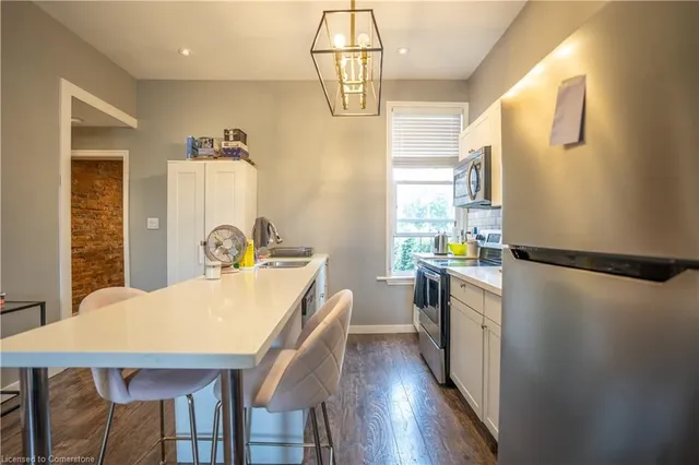 Additional image 11 of 165 Emerald St