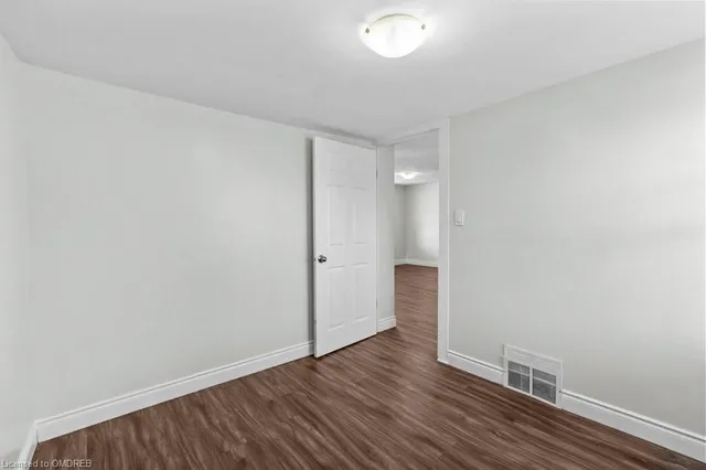 Additional image 20 of 937 Garth St