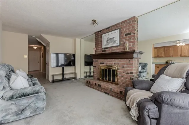 Additional image 29 of 2090 DEER RUN Ave