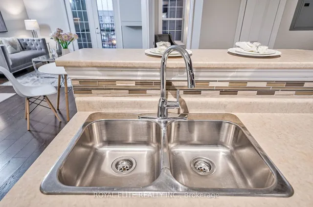 Additional image 18 of 1350 Main St Unit 406