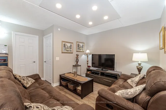 Additional image 19 of 716 Main St Unit 911