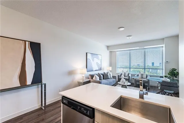 Additional image 8 of 2081 FAIRVIEW St Unit 1406