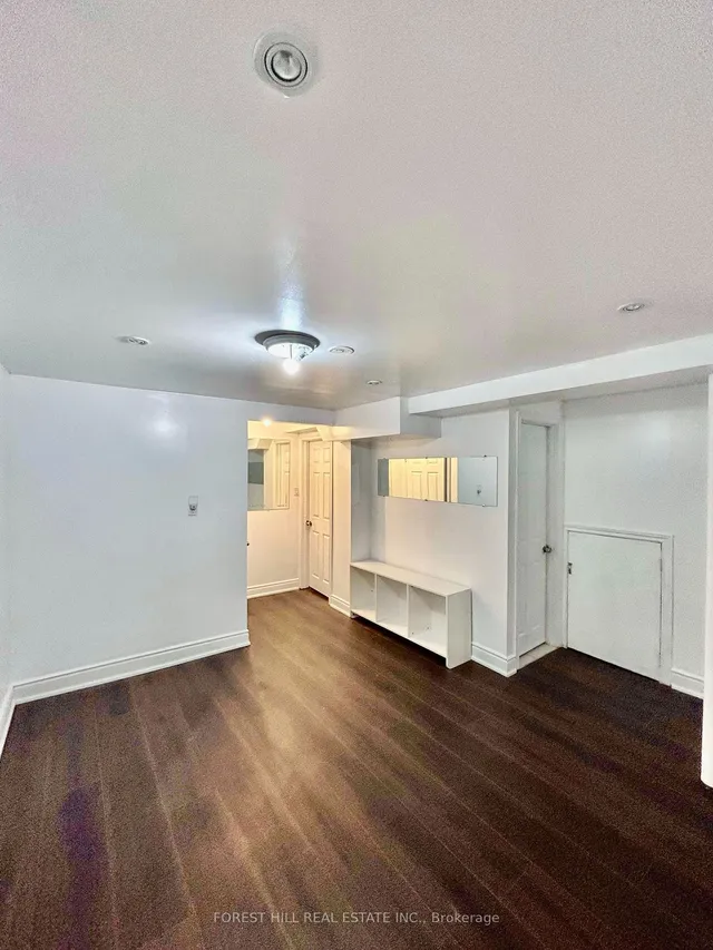 Additional image 34 of 28 Thorny Vineway