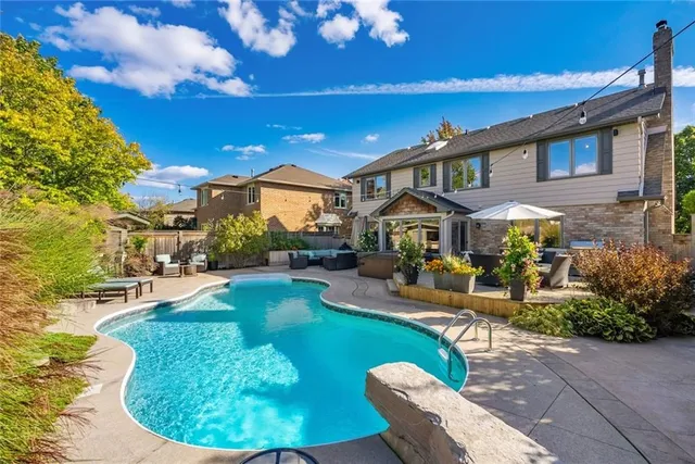 Additional image 39 of 2005 PARKLANE Cres