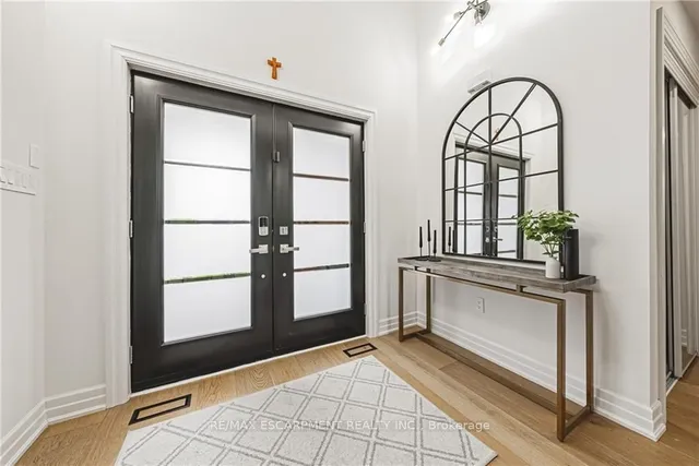 Additional image 4 of 14 Dolphin Pl