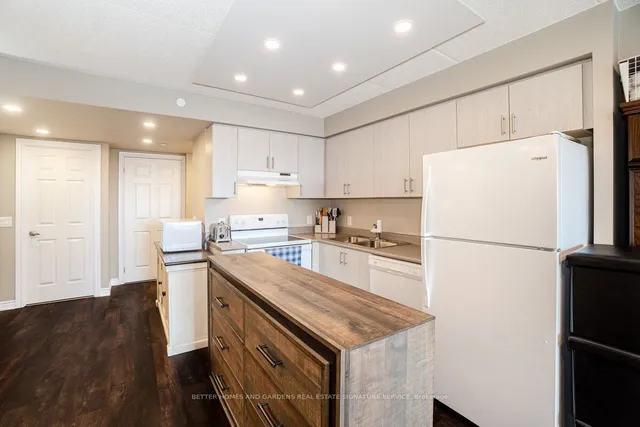 Additional image 10 of 716 Main St Unit 907