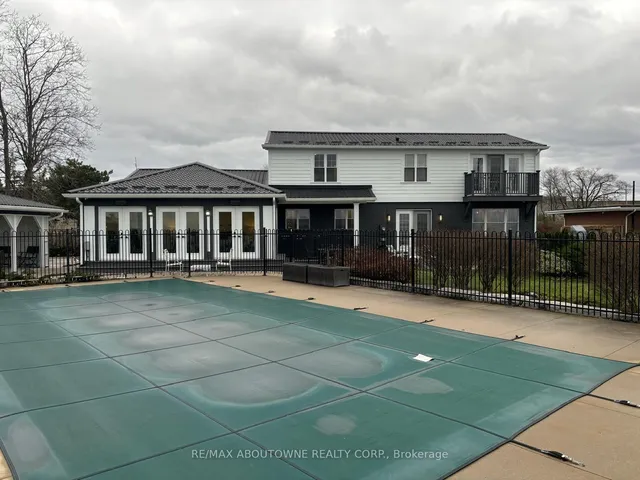 Additional image 5 of 1073 North Service Rd